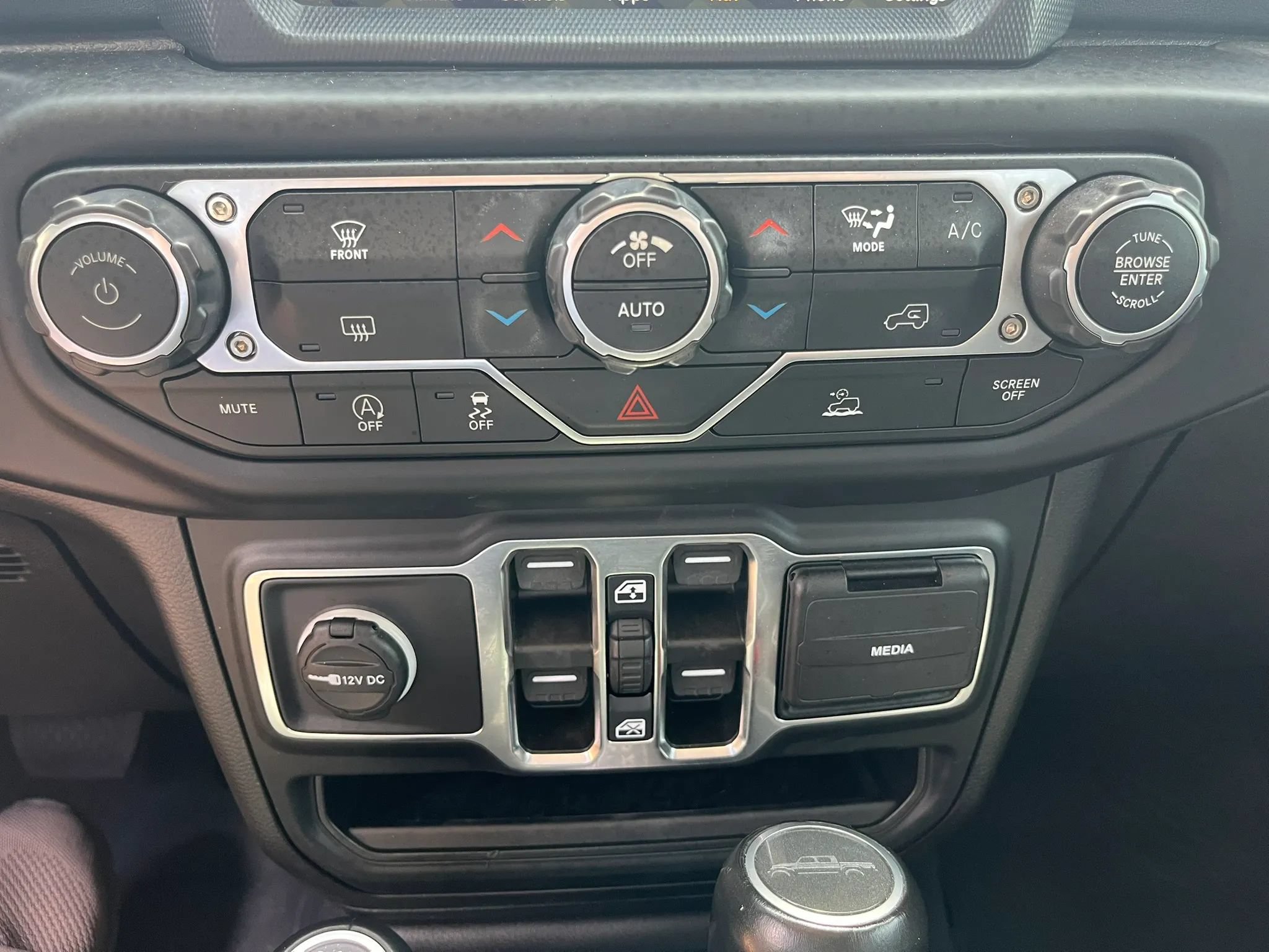 Used 2023 Jeep Gladiator Overland w/ Popular Equipment Package AWD/4WD image 23