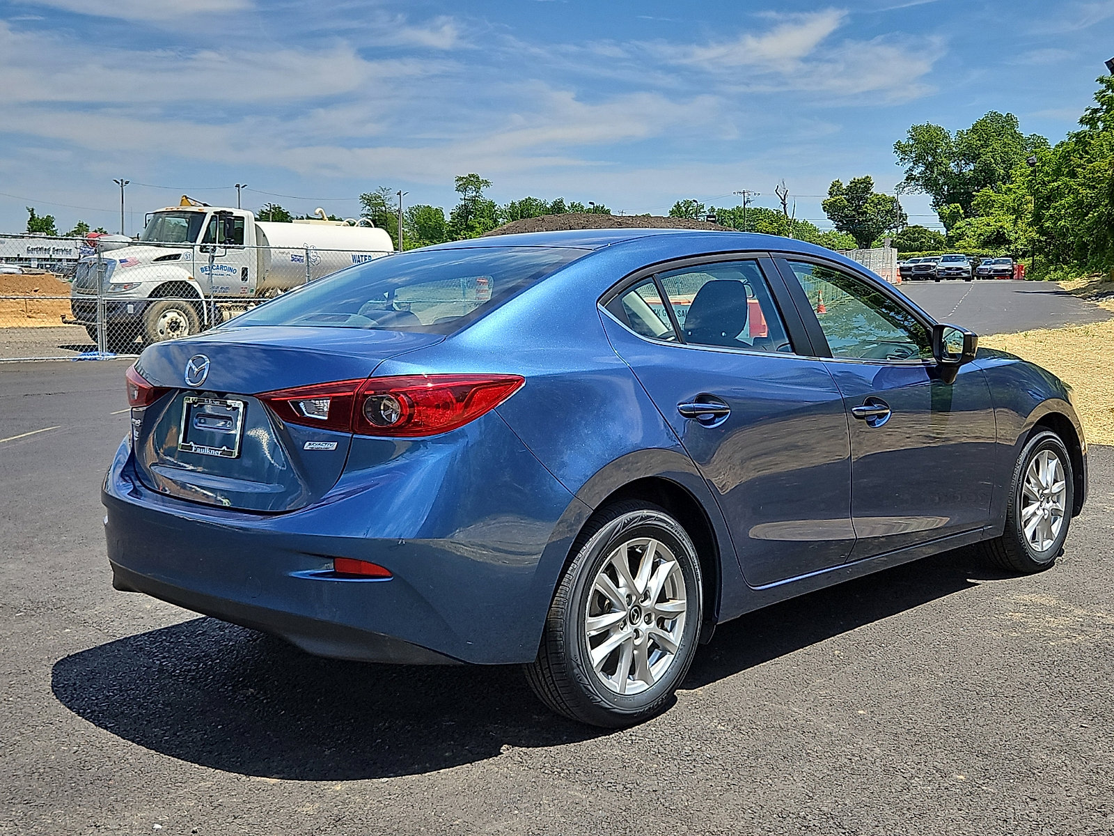 Used 2017 MAZDA MAZDA3 Sport w/ Preferred Equipment Package FWD image 6