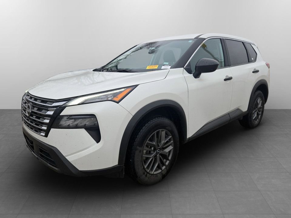 Used 2024 Nissan Rogue S image 11