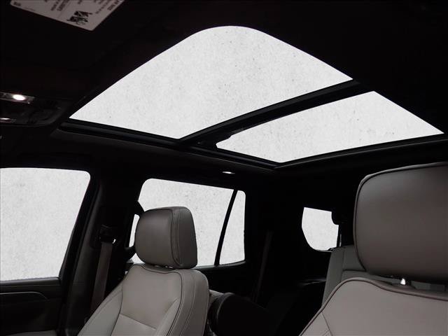 Used 2022 GMC Yukon SLT w/ SLT Luxury Package AWD/4WD image 18