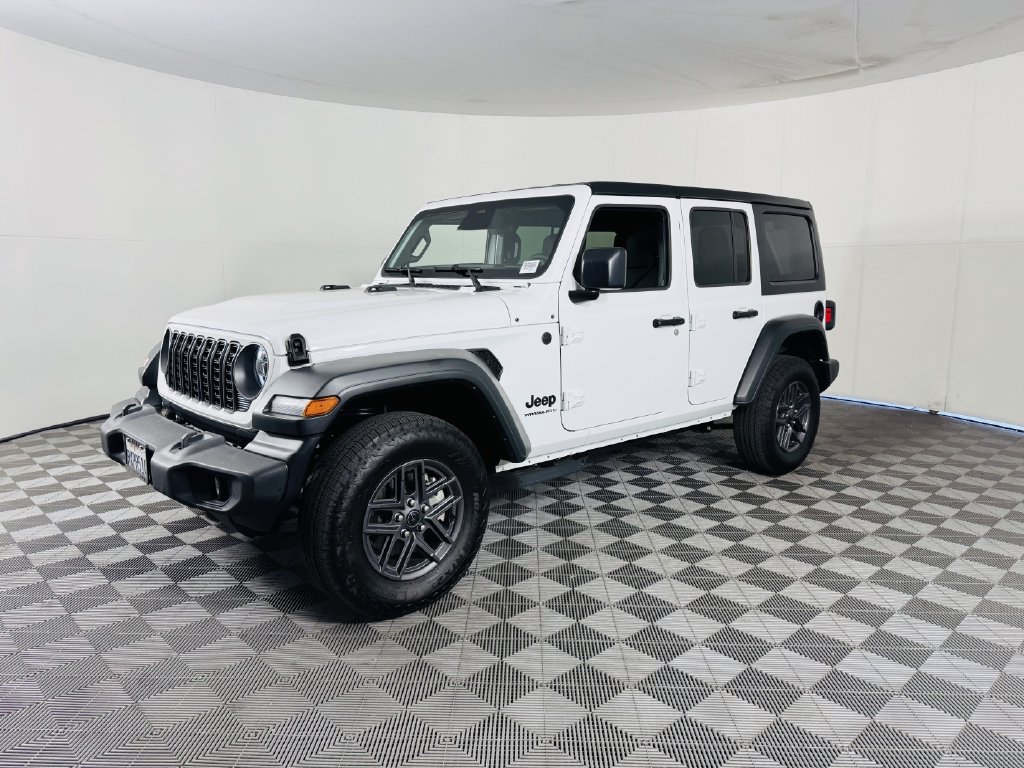 Used 2026 Jeep Wrangler Unlimited Sport AWD/4WD image 4