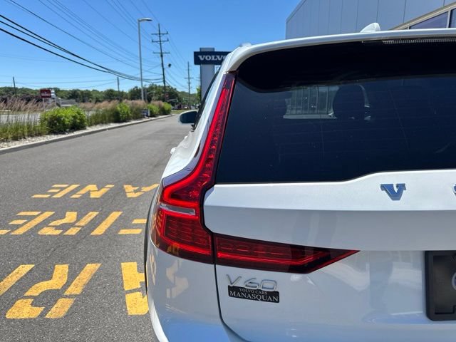 Certified 2025 Volvo V60 B5 Cross Country Plus AWD/4WD image 10