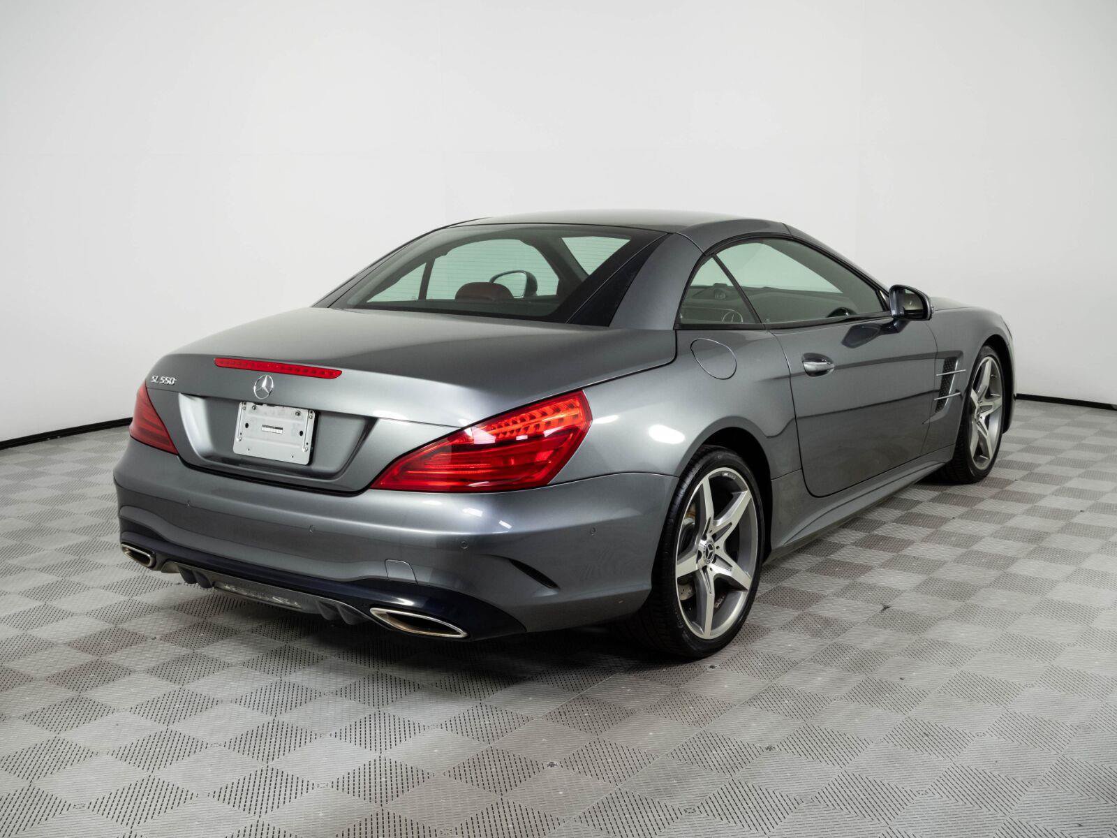 Used 2018 Mercedes-Benz SL 550 image 24
