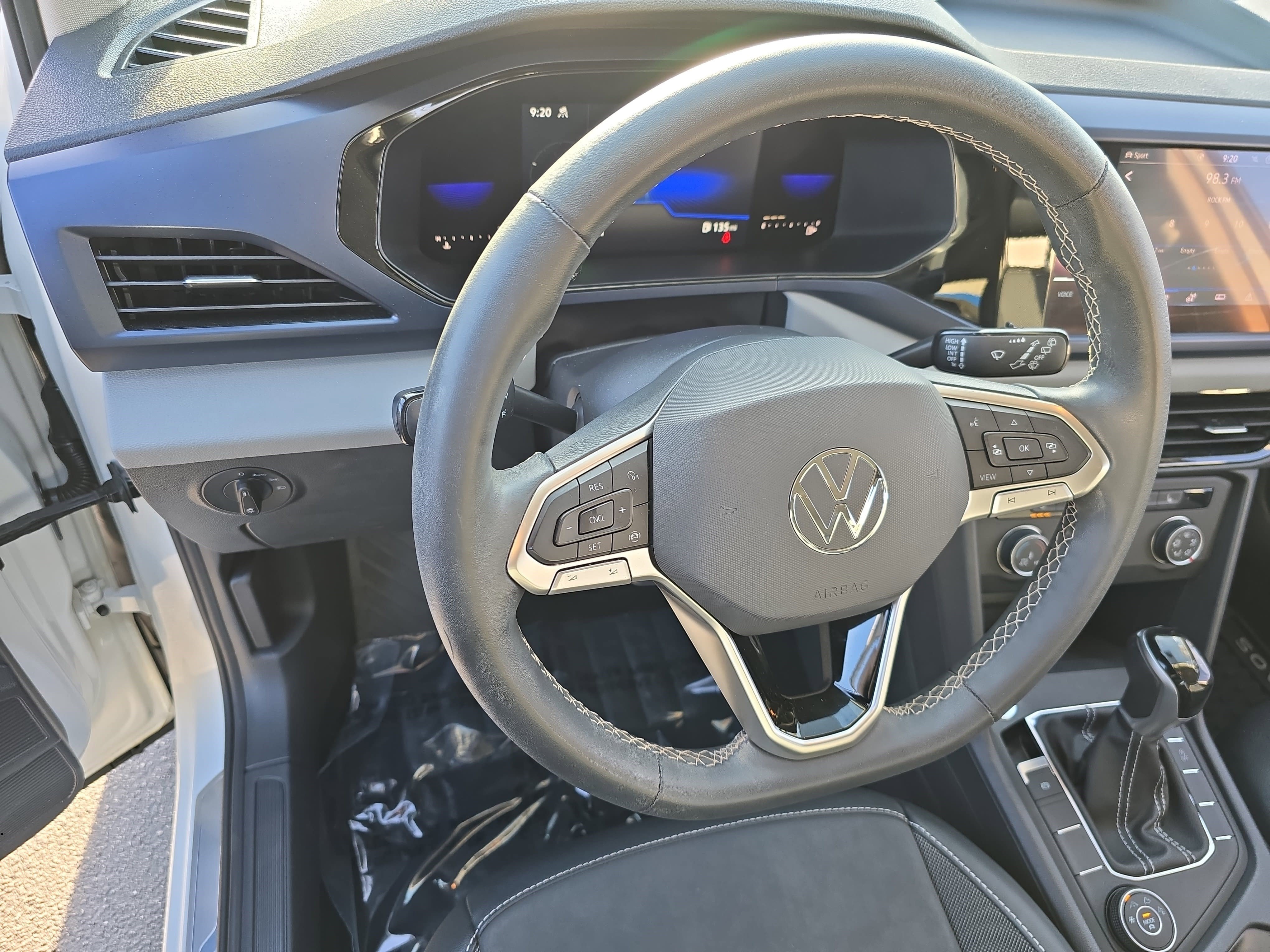 Used 2022 Volkswagen Taos SE image 16