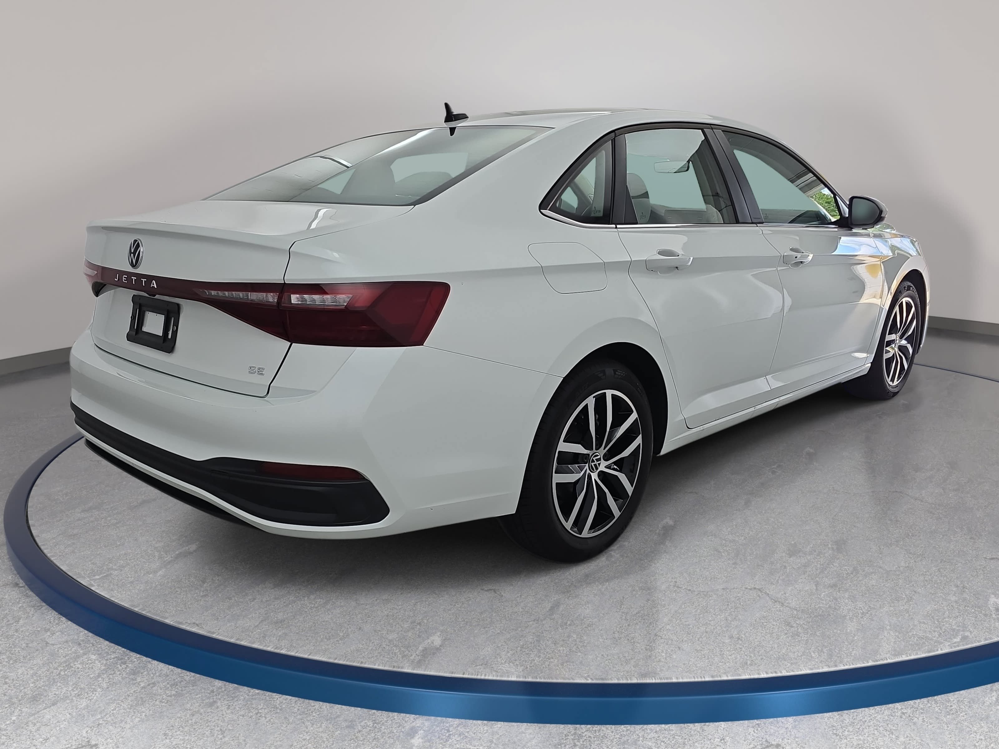 Certified 2025 Volkswagen Jetta SE w/ Sunroof Package FWD image 5