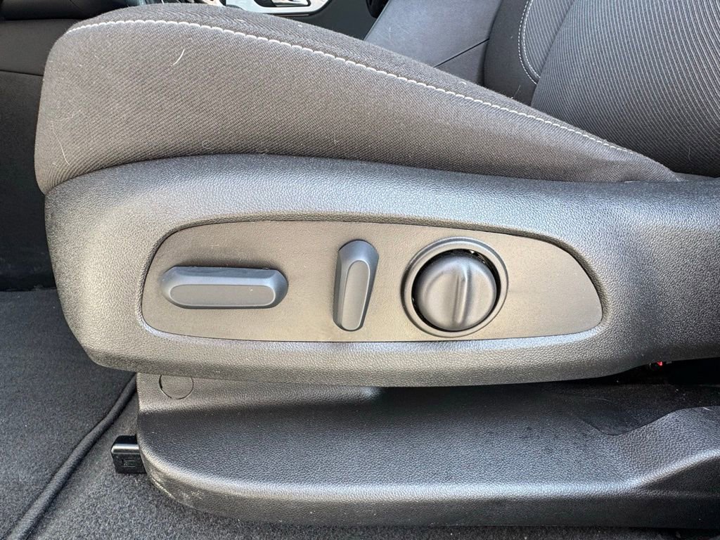 Used 2023 Chevrolet Blazer LT image 18