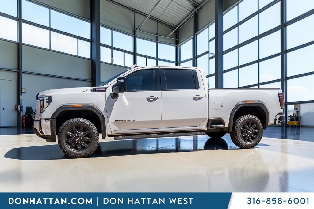 Used 2024 GMC Sierra 2500 AT4 AWD/4WD image 2