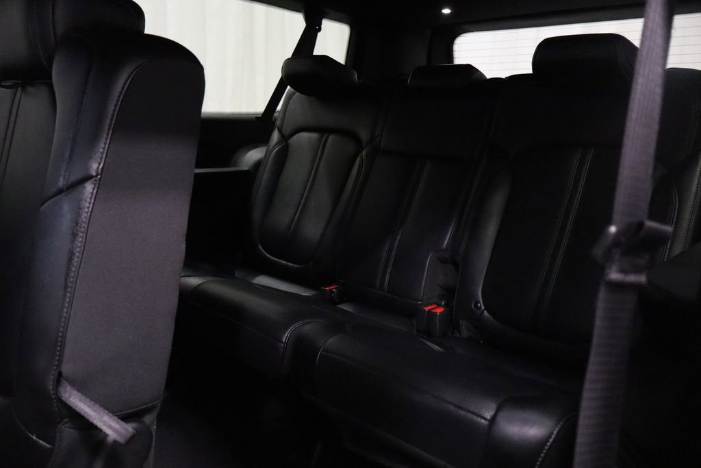 Certified 2024 Jeep Wagoneer L Series II w/ Flexible Seating Group AWD/4WD image 15
