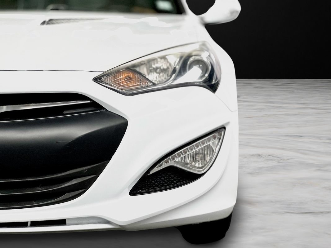 Used 2016 Hyundai Genesis 3.8 RWD image 9