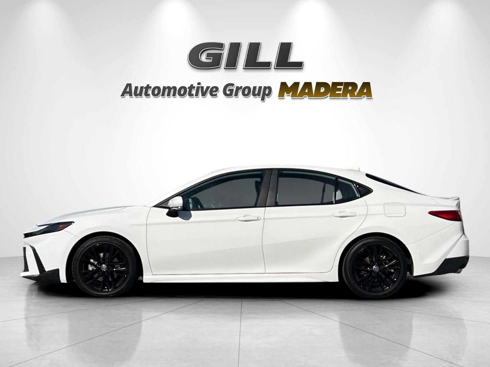 Used 2025 Toyota Camry SE FWD image 6