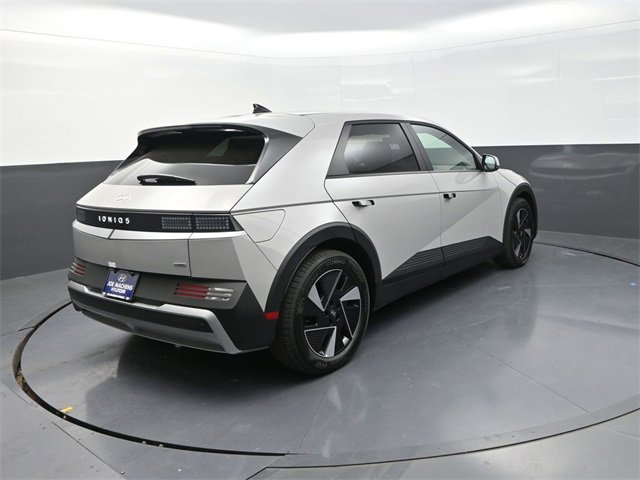 New 2025 Hyundai Ioniq 5 SE image 8