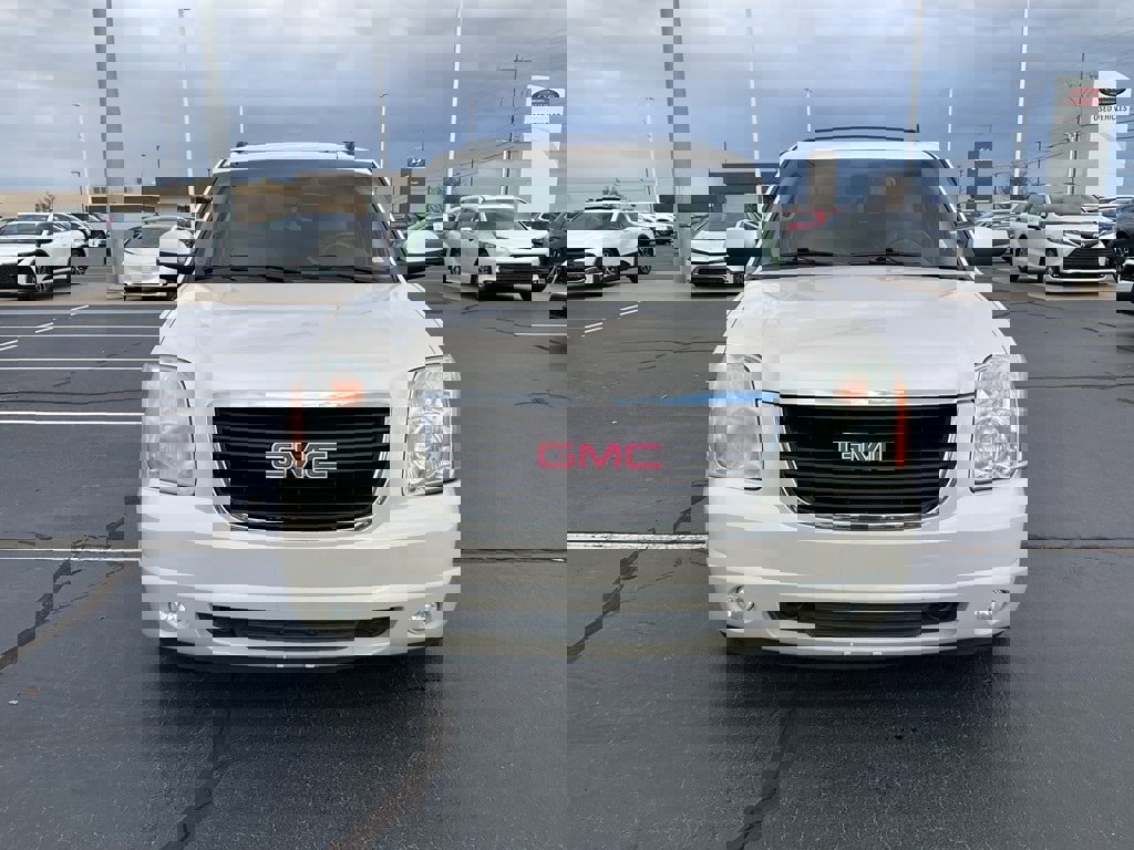 Used 2010 GMC Yukon XL SLT w/ SLT-2 Equipment Package image 24