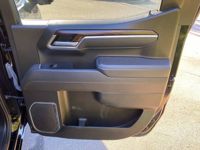 Used 2025 GMC Sierra 1500 SLT AWD/4WD image 35