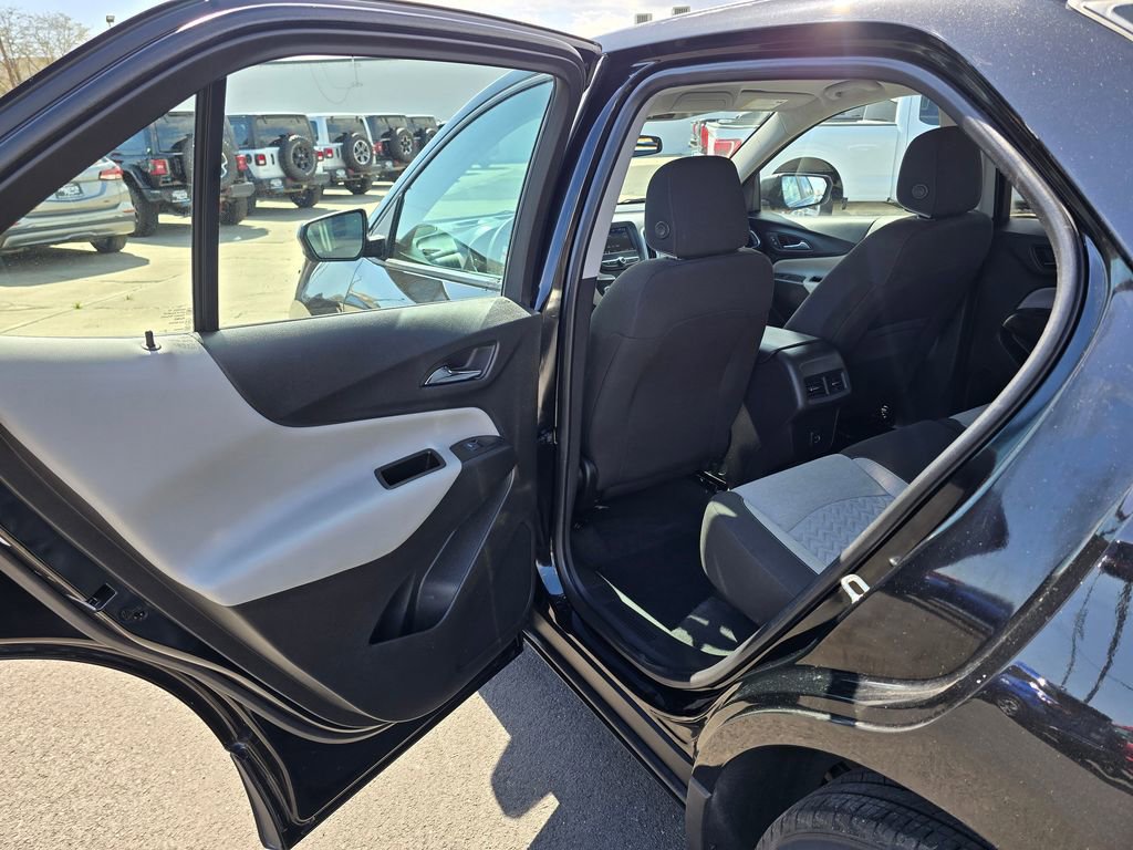 Used 2023 Chevrolet Equinox LS w/ LPO, Cargo Package FWD image 15
