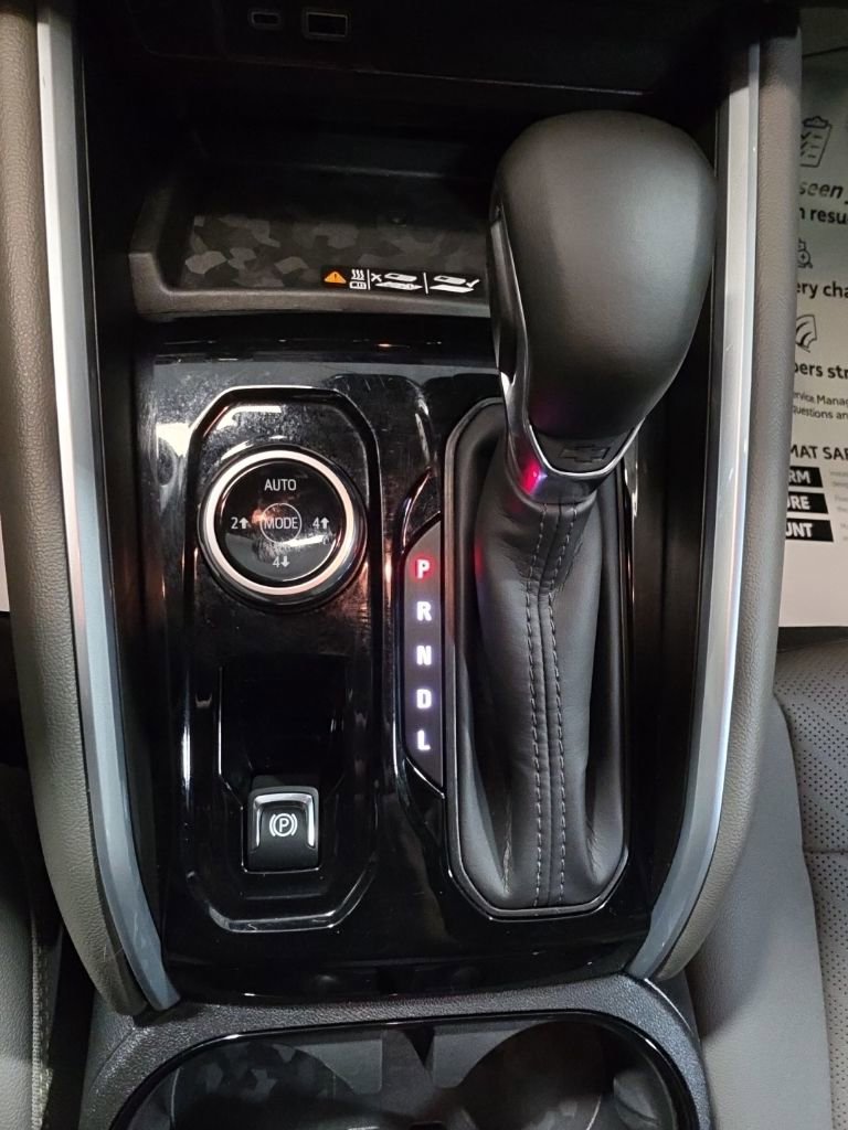 Used 2025 Chevrolet Colorado ZR2 w/ Technology Package image 29