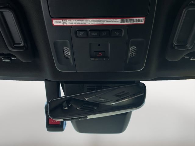 Used 2025 Toyota Camry XSE FWD image 11