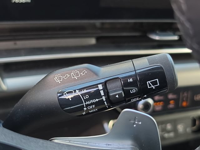 Certified 2025 Kia Carnival SX Prestige FWD image 23