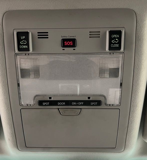 Used 2014 Toyota Land Cruiser image 41