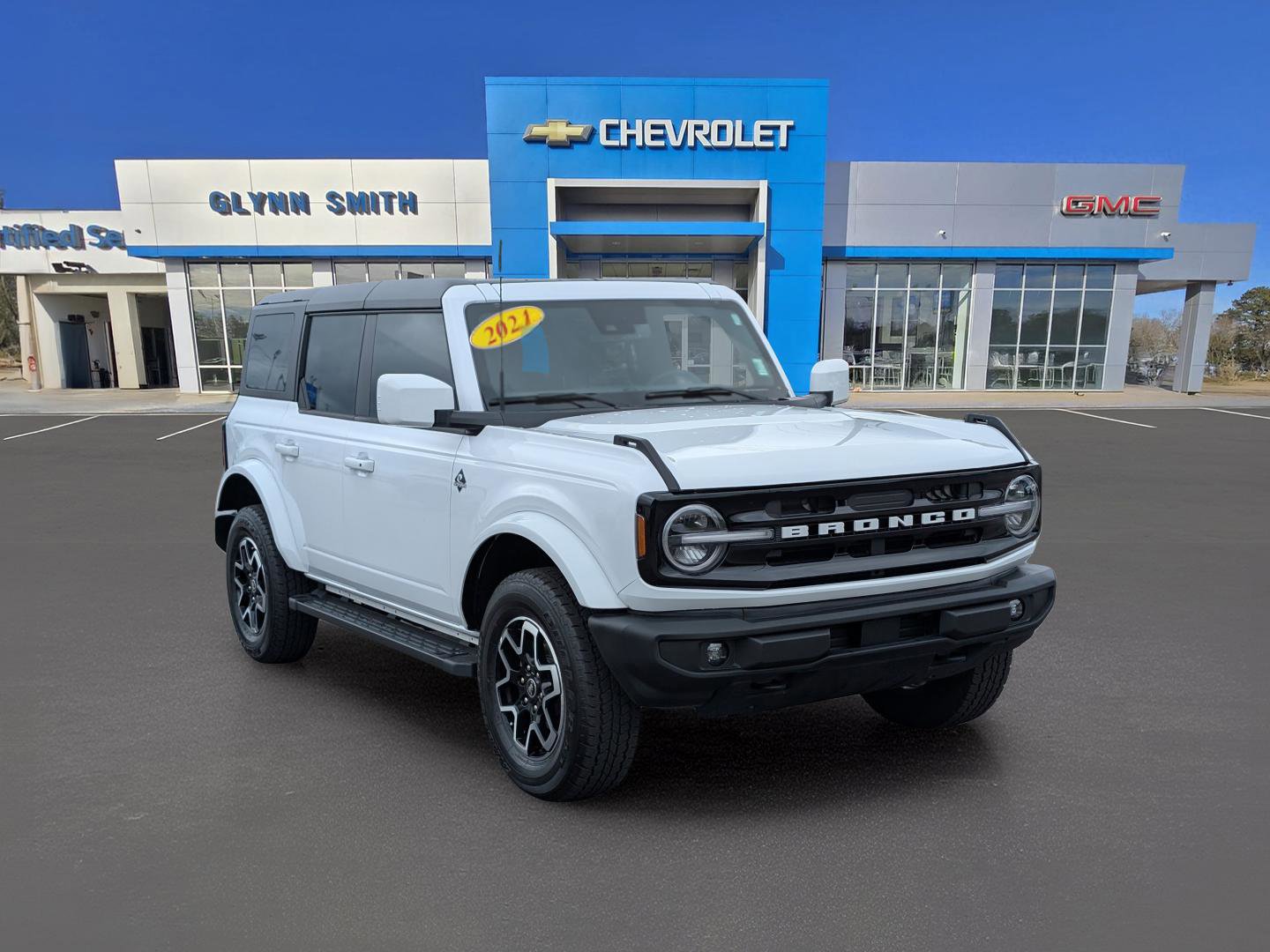 Used 2024 Ford Bronco Outer Banks image 3