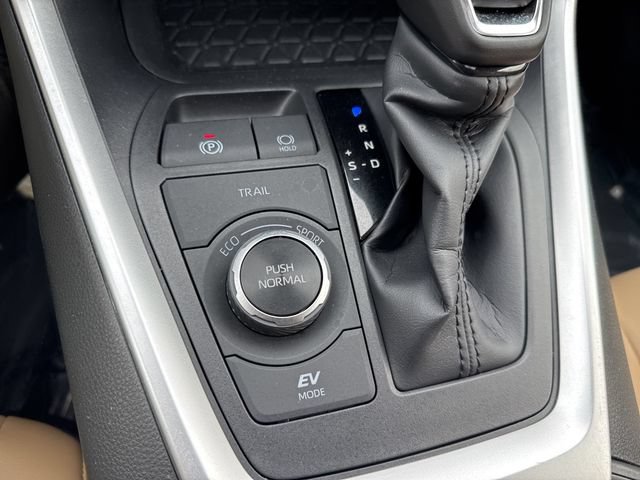 Used 2025 Toyota RAV4 XLE Premium AWD/4WD image 34