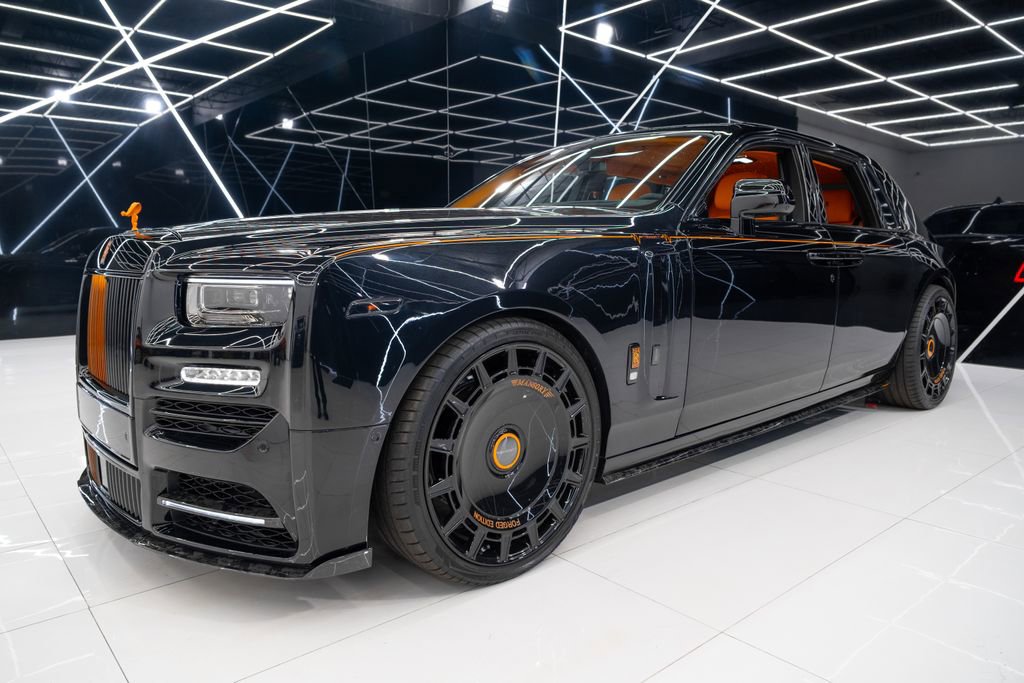 Used 2025 Rolls-Royce Phantom Sedan RWD image 8