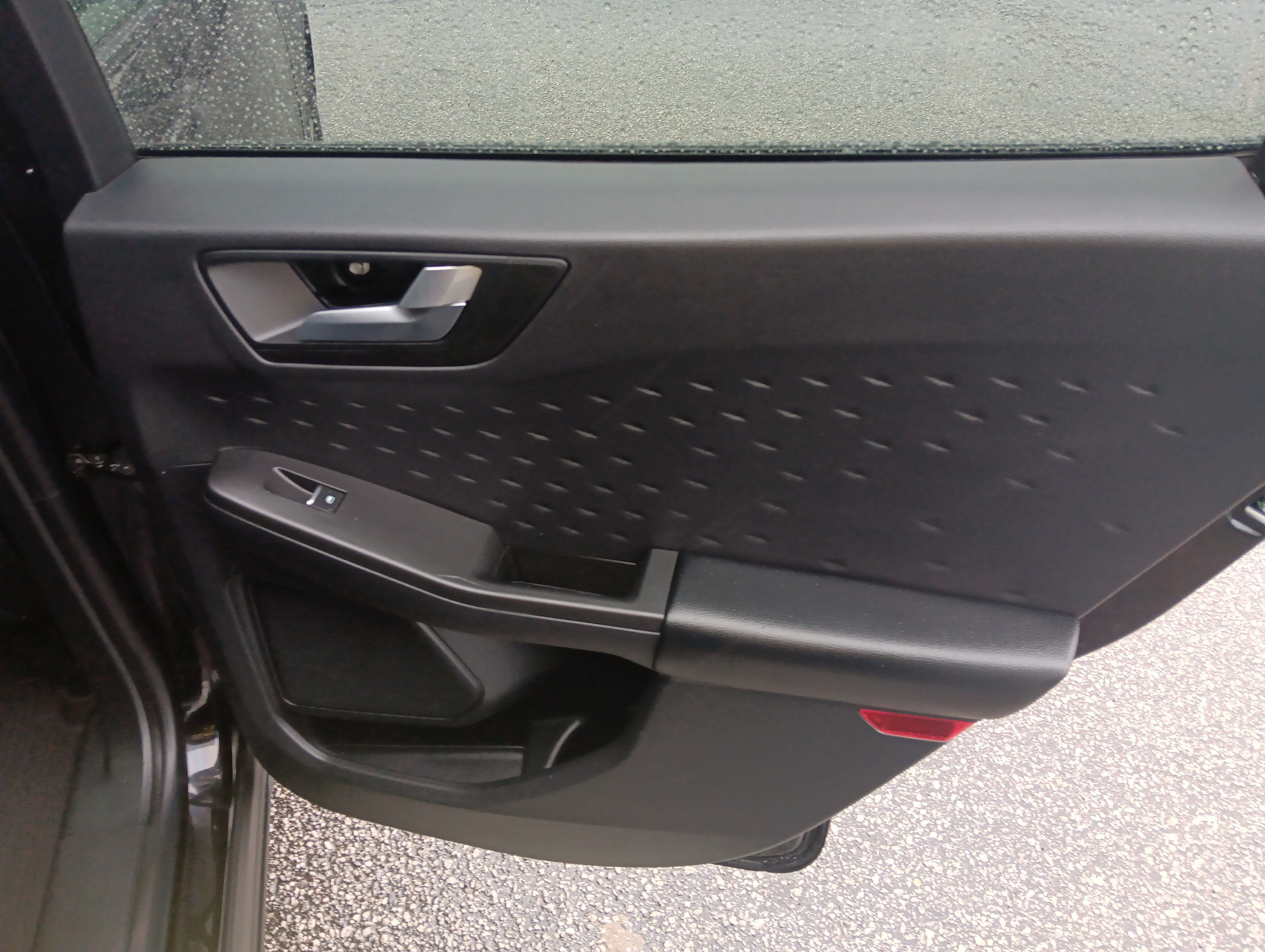 Used 2020 Ford Escape SEL image 20