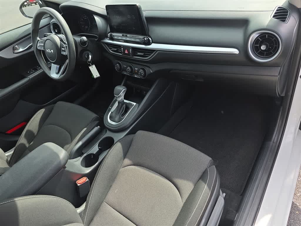 Used 2024 Kia Forte LXS w/ LXS Technology Package FWD image 20