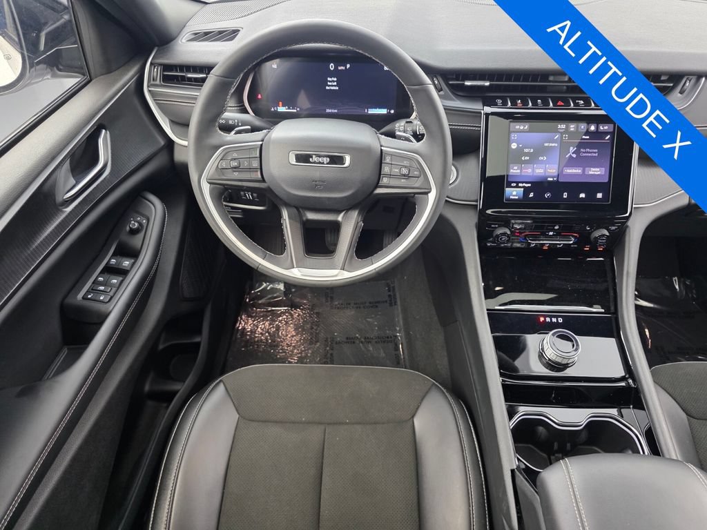 Used 2023 Jeep Grand Cherokee Altitude AWD/4WD image 13