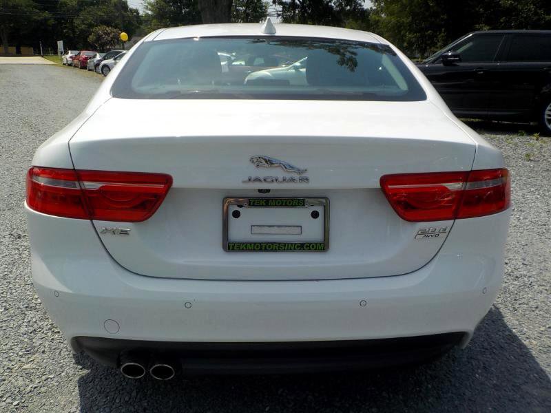 Used 2017 Jaguar XE Prestige image 4