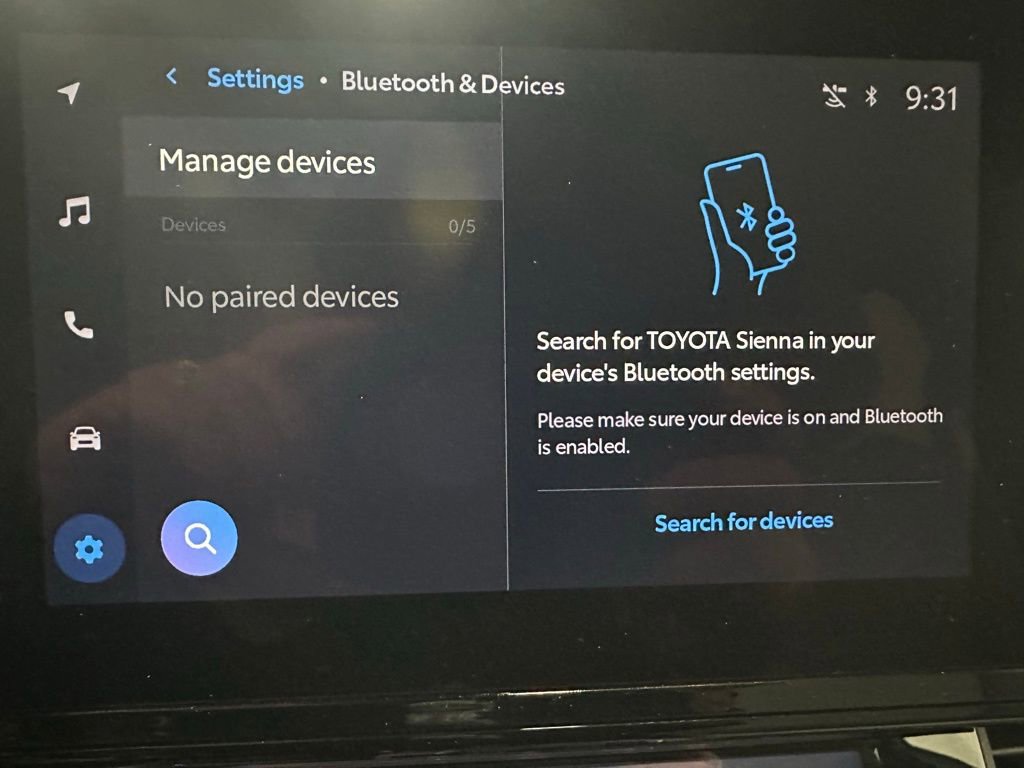 Used 2025 Toyota Sienna LE image 26