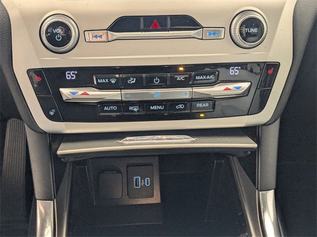 Used 2021 Ford Explorer XLT w/ Equipment Group 202A image 23