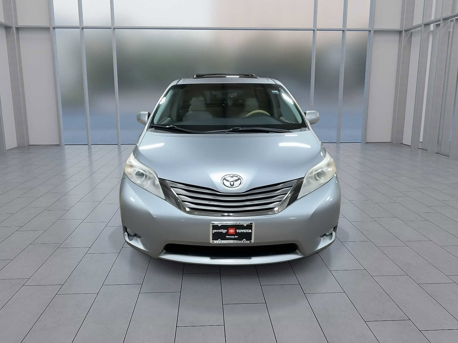 Used 2011 Toyota Sienna XLE image 3