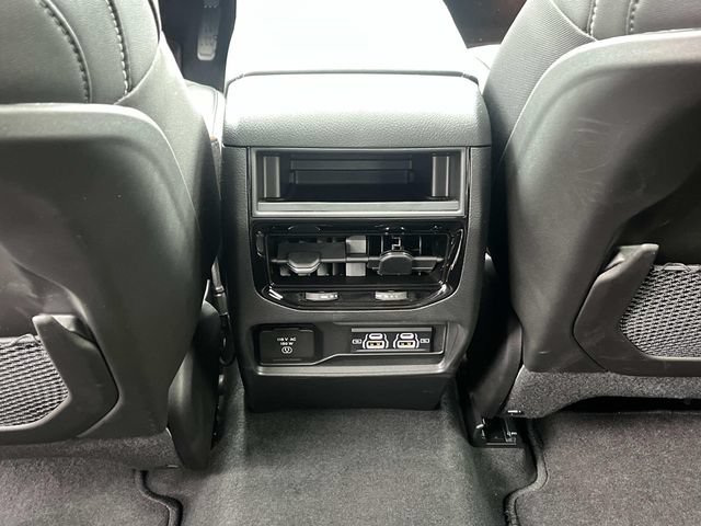 New 2025 Jeep Grand Cherokee Altitude AWD/4WD image 16