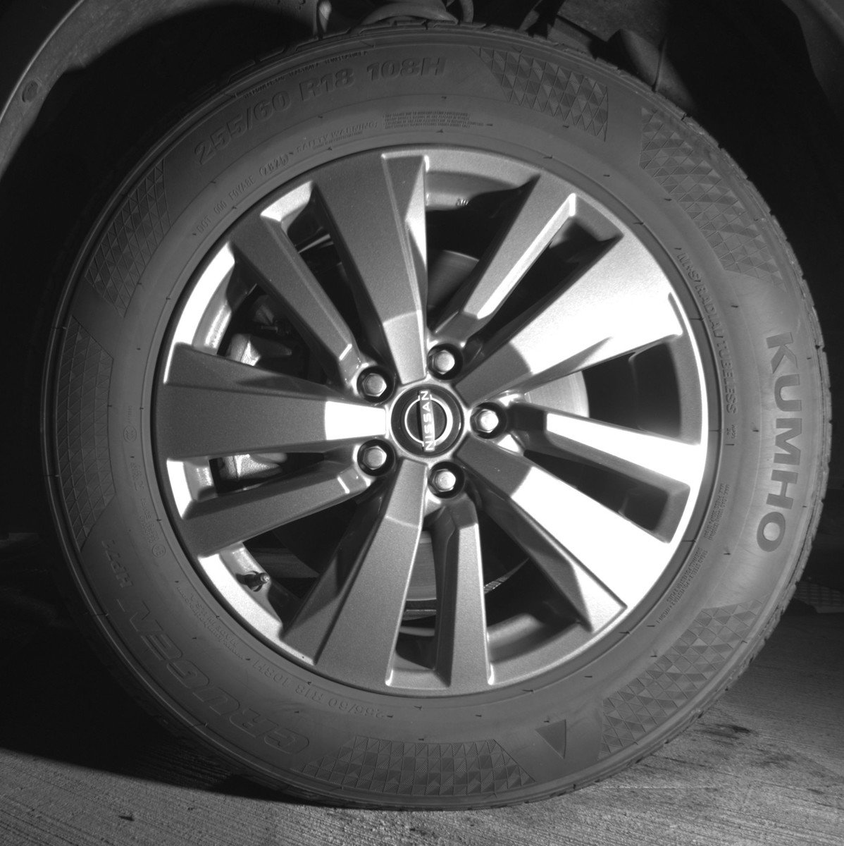 Used 2025 Nissan Pathfinder SV FWD image 12
