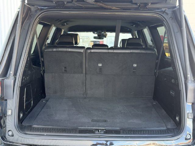 Used 2024 Jeep Wagoneer L Series II RWD image 31