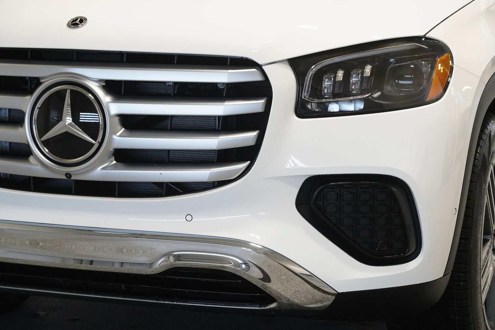 New 2026 Mercedes-Benz GLS 450 4MATIC image 8