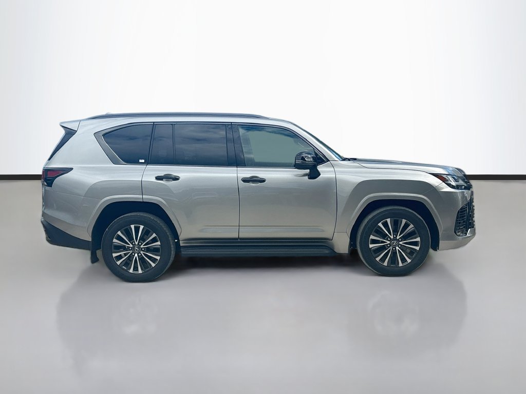 Used 2024 Lexus LX 600 4WD w/ Appearance Package image 4
