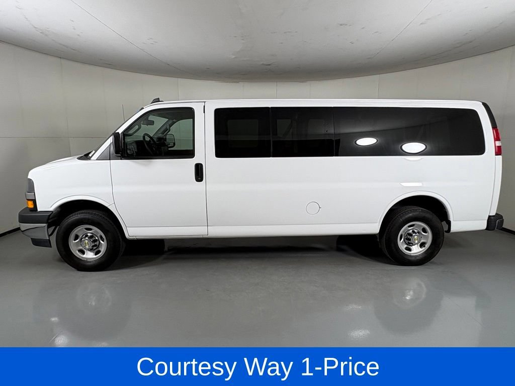 Used 2024 Chevrolet Express 3500 LT w/ LT Preferred Equipment Group RWD image 6