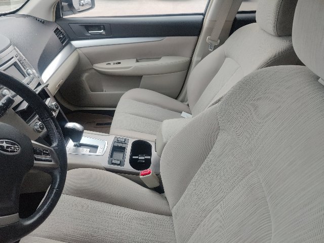 Used 2014 Subaru Outback 2.5i Premium AWD/4WD image 36