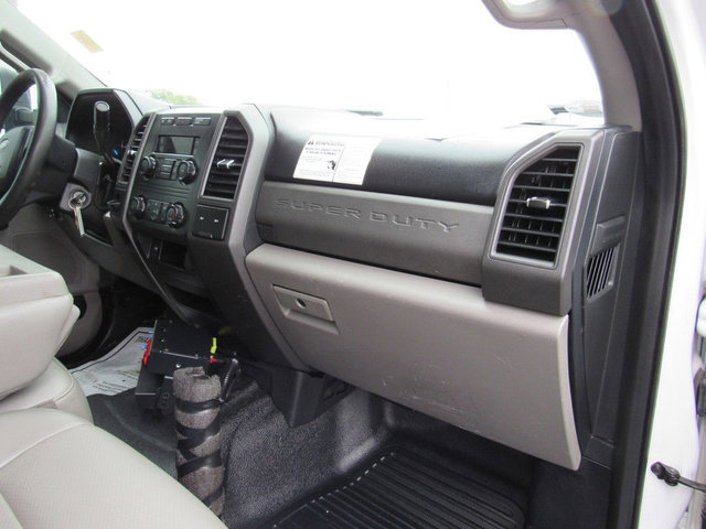 Used 2017 Ford F550 2WD Crew Cab Super Duty image 13