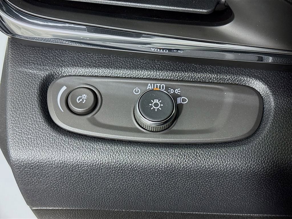 Used 2025 Buick Envista Preferred w/ Convenience I Package image 13