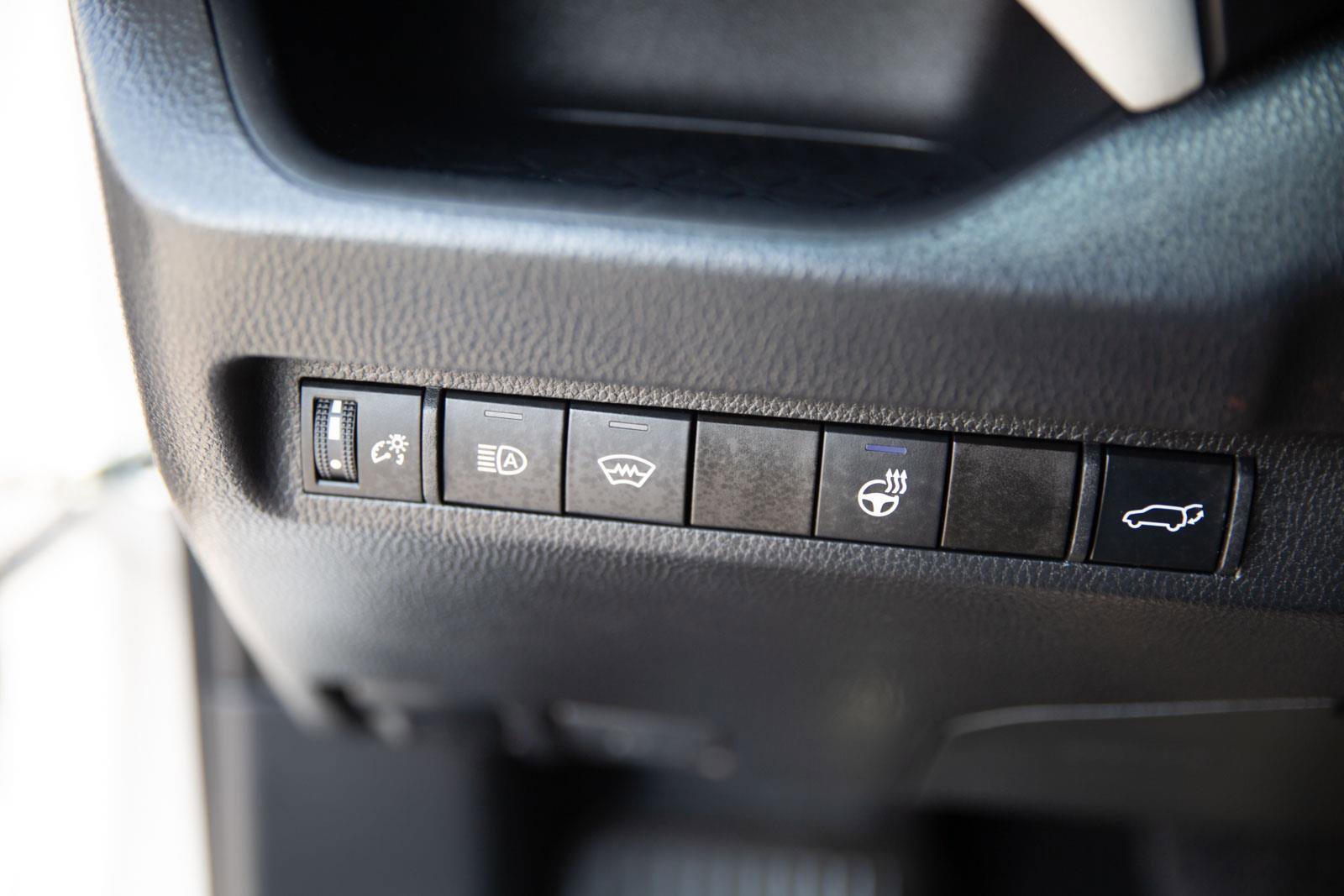 Used 2023 Toyota RAV4 XLE Premium image 4