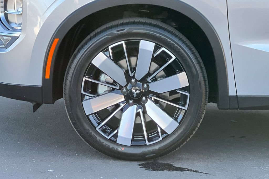 New 2026 Mitsubishi Outlander SE image 28