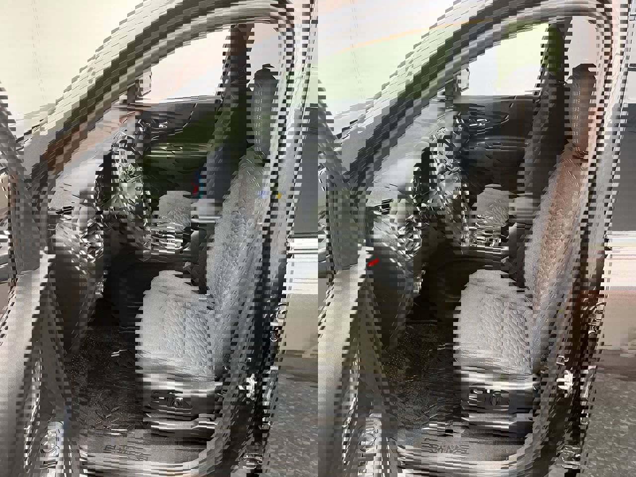 Used 2020 Chevrolet Equinox LT image 3