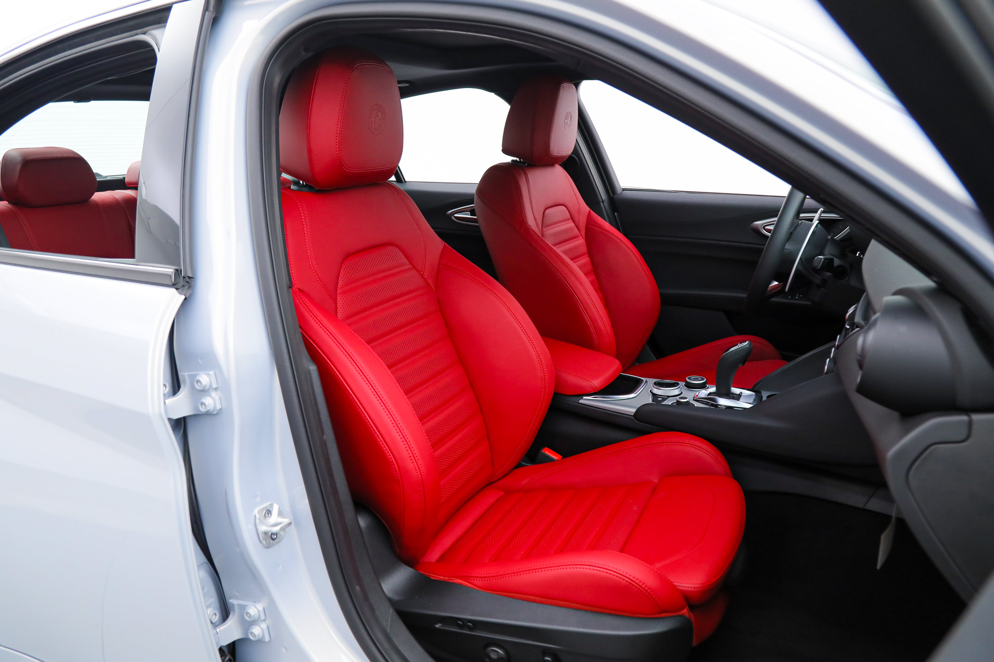 New 2026 Alfa Romeo Giulia w/ Driving Assist Package RWD image 9