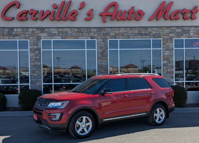 Used 2016 Ford Explorer XLT image 1