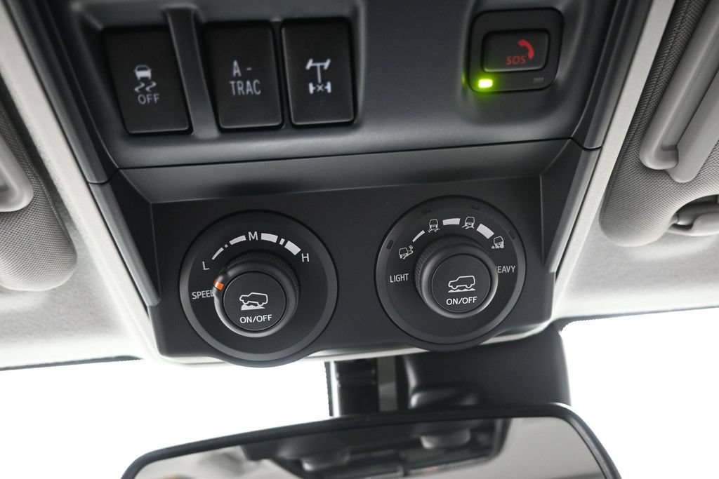 Used 2022 Toyota 4Runner TRD Off-Road Premium AWD/4WD image 38
