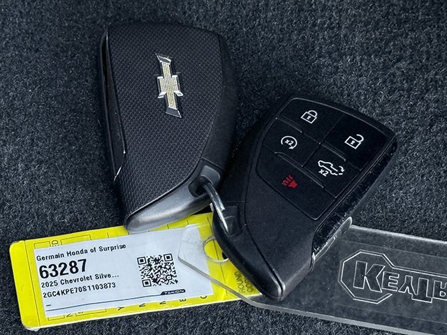 Used 2025 Chevrolet Silverado 2500 LTZ w/ LTZ Convenience Package image 28