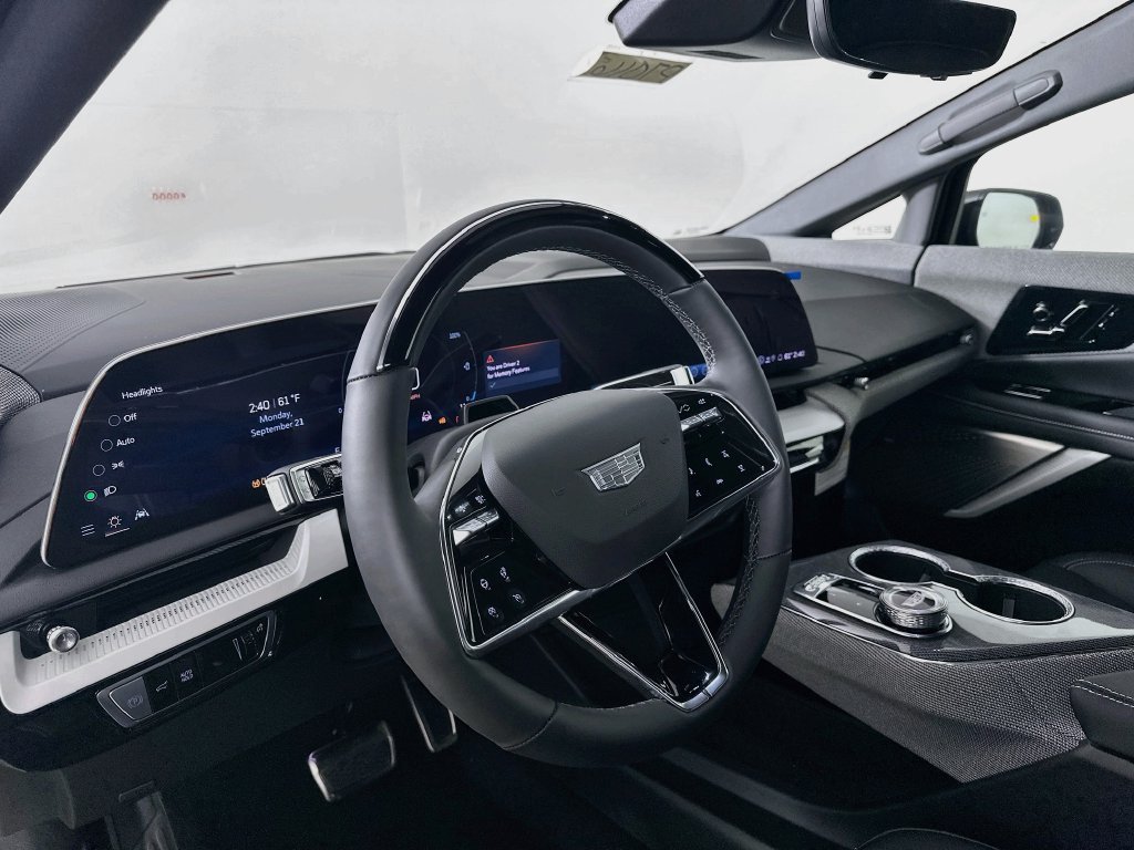 New 2027 Cadillac Optiq Sport w/ LPO, Floor Liner Package AWD/4WD image 9