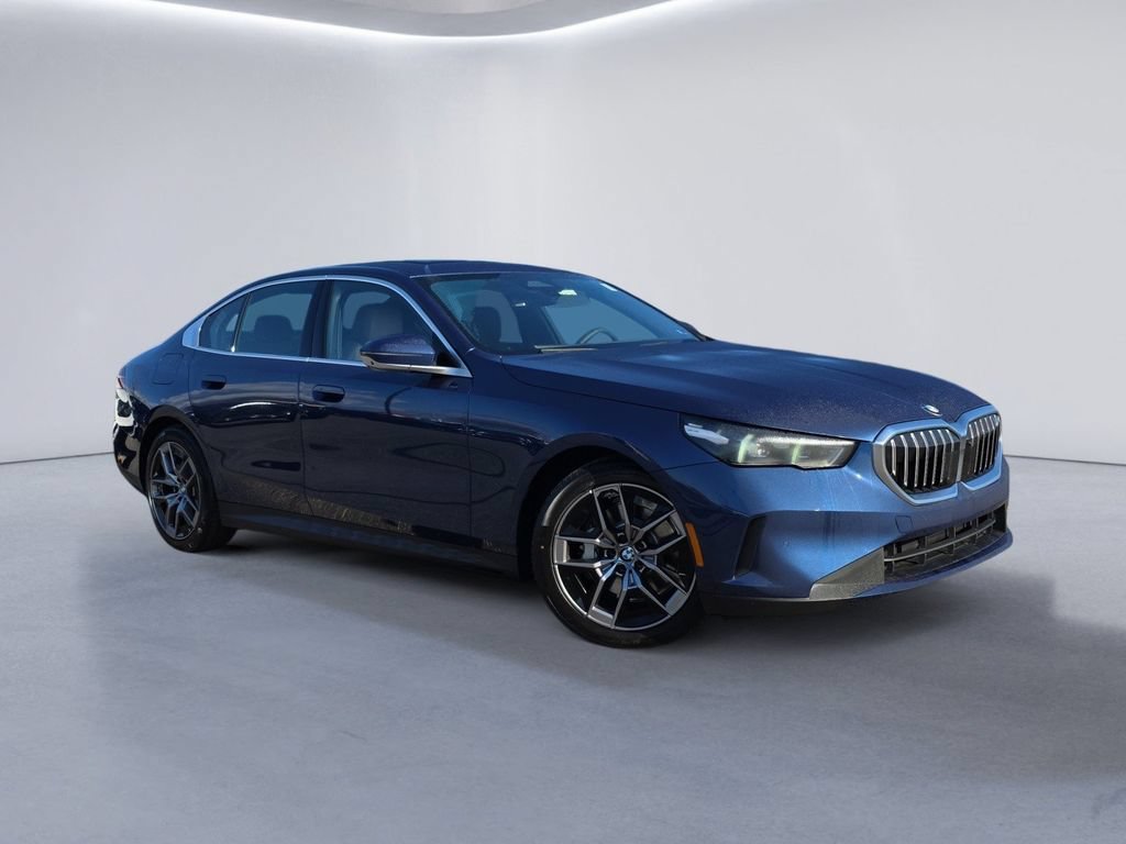 Used 2026 BMW 530i xDrive AWD/4WD image 2